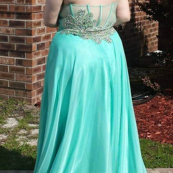 Prom Dress - Picture 2 of 4